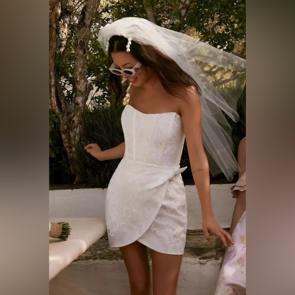 V Chapman Nigella Dress White - Picture 2 of 11